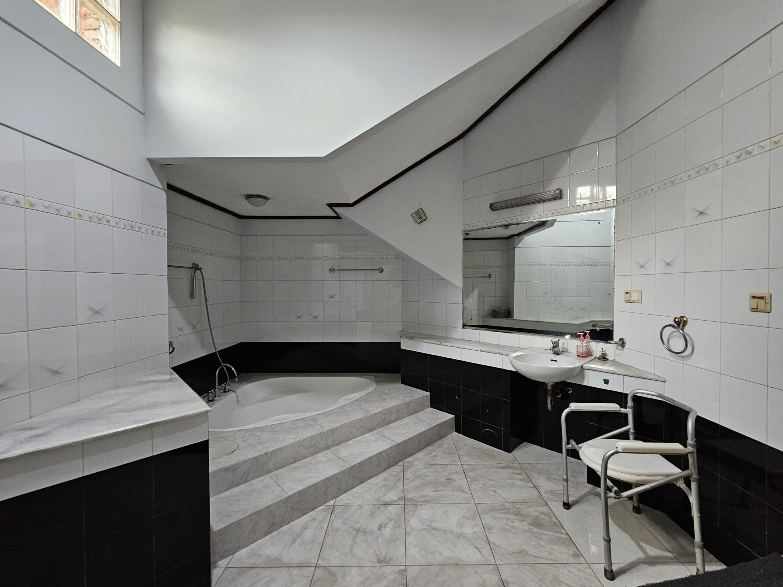 WhatsApp-Image-2025-04-10-at-5.07.25-PM-2